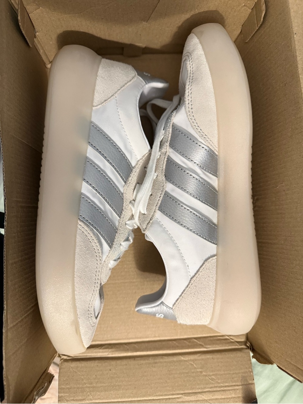 Adidas Sneakers in White and Light Gray
